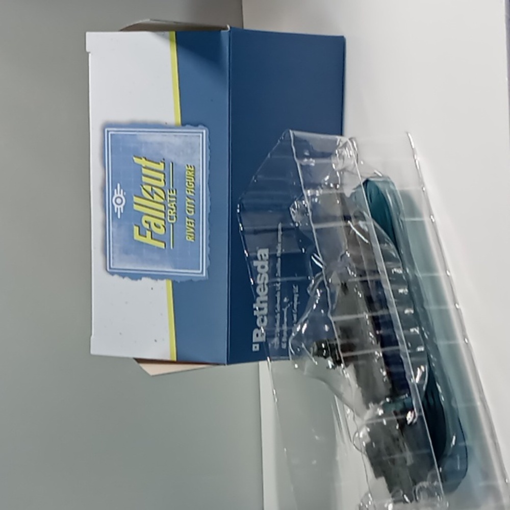 NIB Limited Edition Rivet City Figure